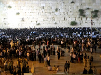 Shabbat gathering, Kotel